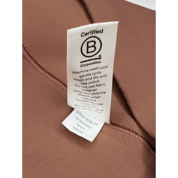 ATHLETA (Color Rose) Salutation Stash Pocket II Capri (Size 3X) Workout Leggings - Picture 5 of 9